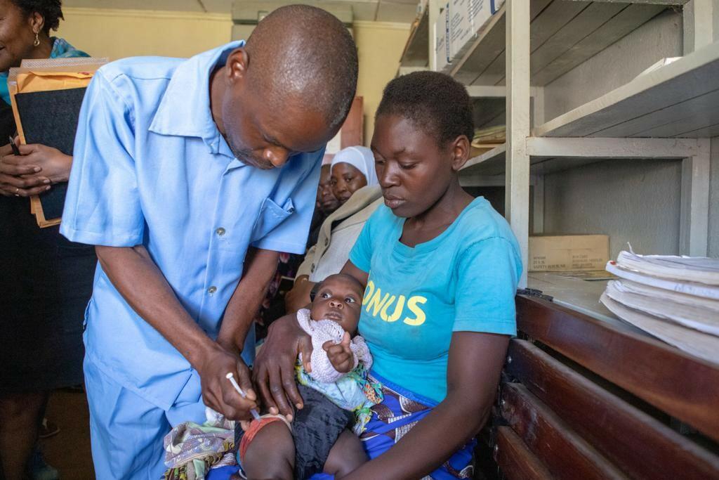 Image ©WHO/M. Nieuwenhof - Vaccination facility in Lilongwe Image ©WHO/M. Nieuwenhof - Vaccination facility in Lilongwe
