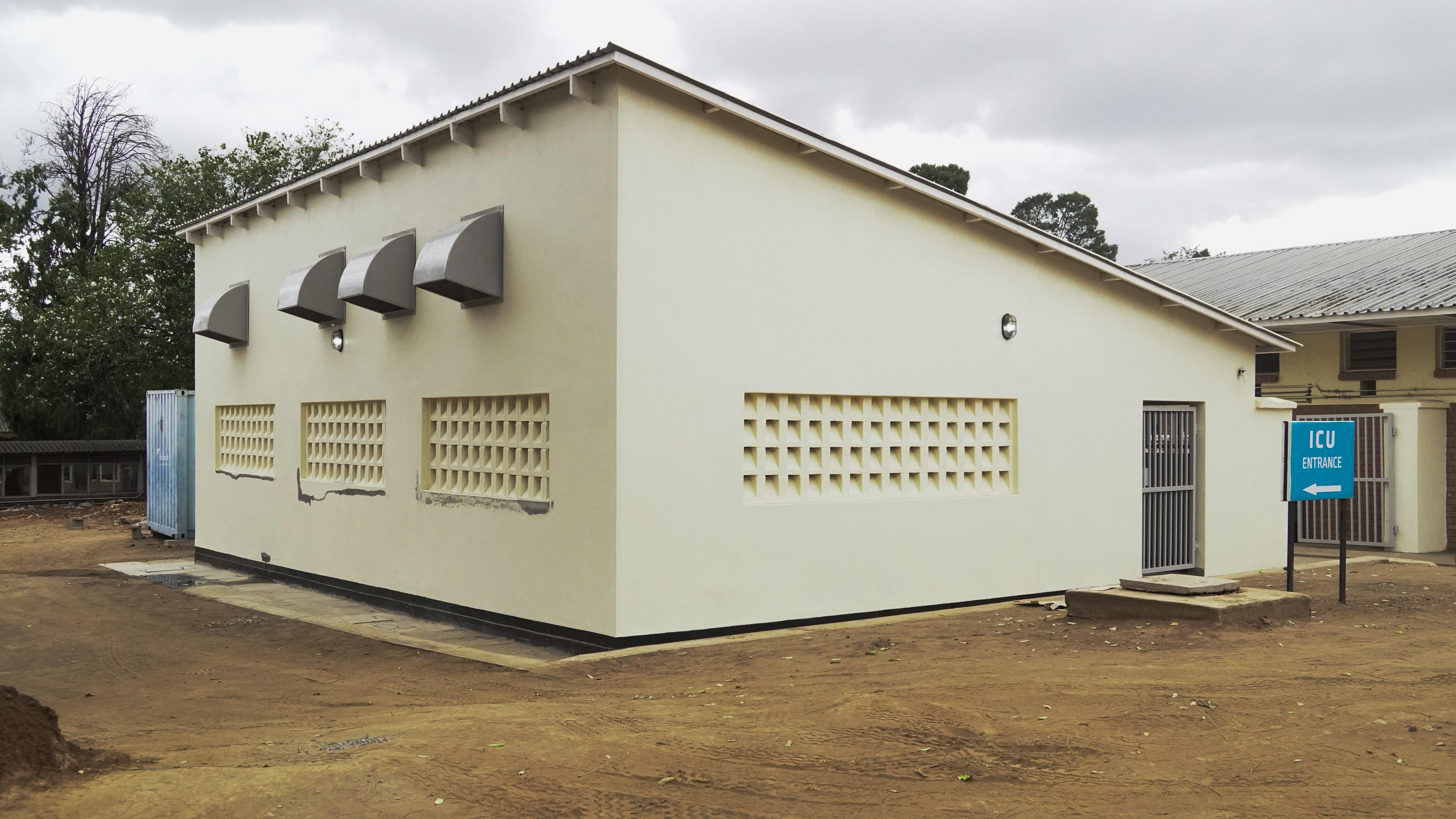 The oxygen plant next to Queen Elizabeth Hospital in Blantyre, Malawi. Photo credit: MLW The oxygen plant next to Queen Elizabeth Hospital in Blantyre, Malawi. Photo credit: MLW